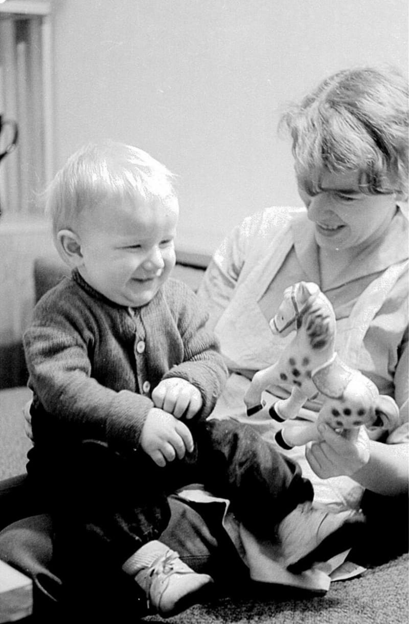 Z archivu: Malý Petr Pavel s maminkou