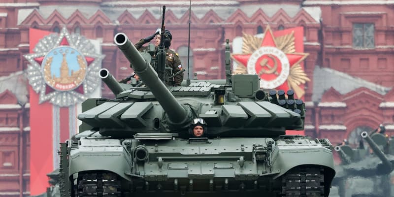 Ruský tank T-90M na vojenské přehlídce