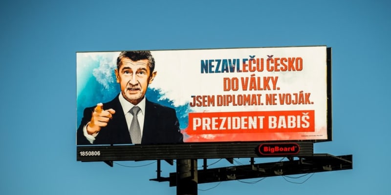 Prezidentský kandidát a expremiér Andrej Babiš rozjel kampaň před druhým kolem prezidentské volby. Jeho billboard způsobil pobouření.