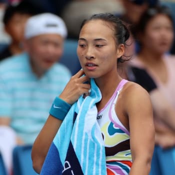 Čeng Čchin-wen čelila na tréninku během Australian Open otázce aktivistů, na kterou nemohla znát odpověď.