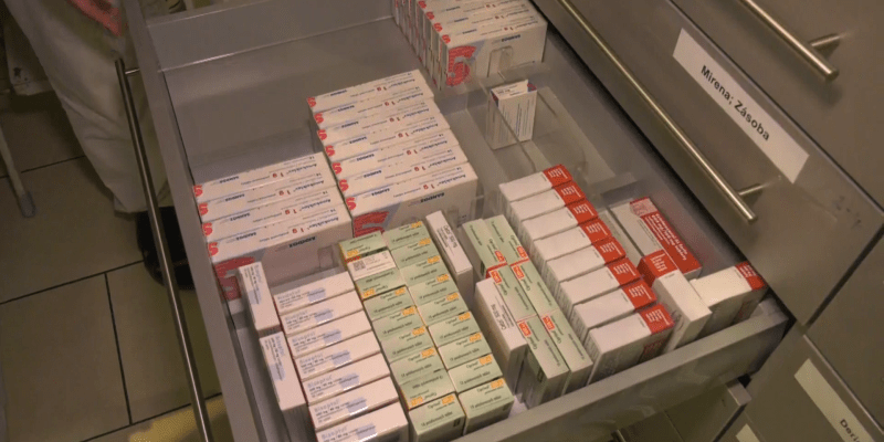 Tisíce balení antibiotik přišly ze sousedního Slovenska 