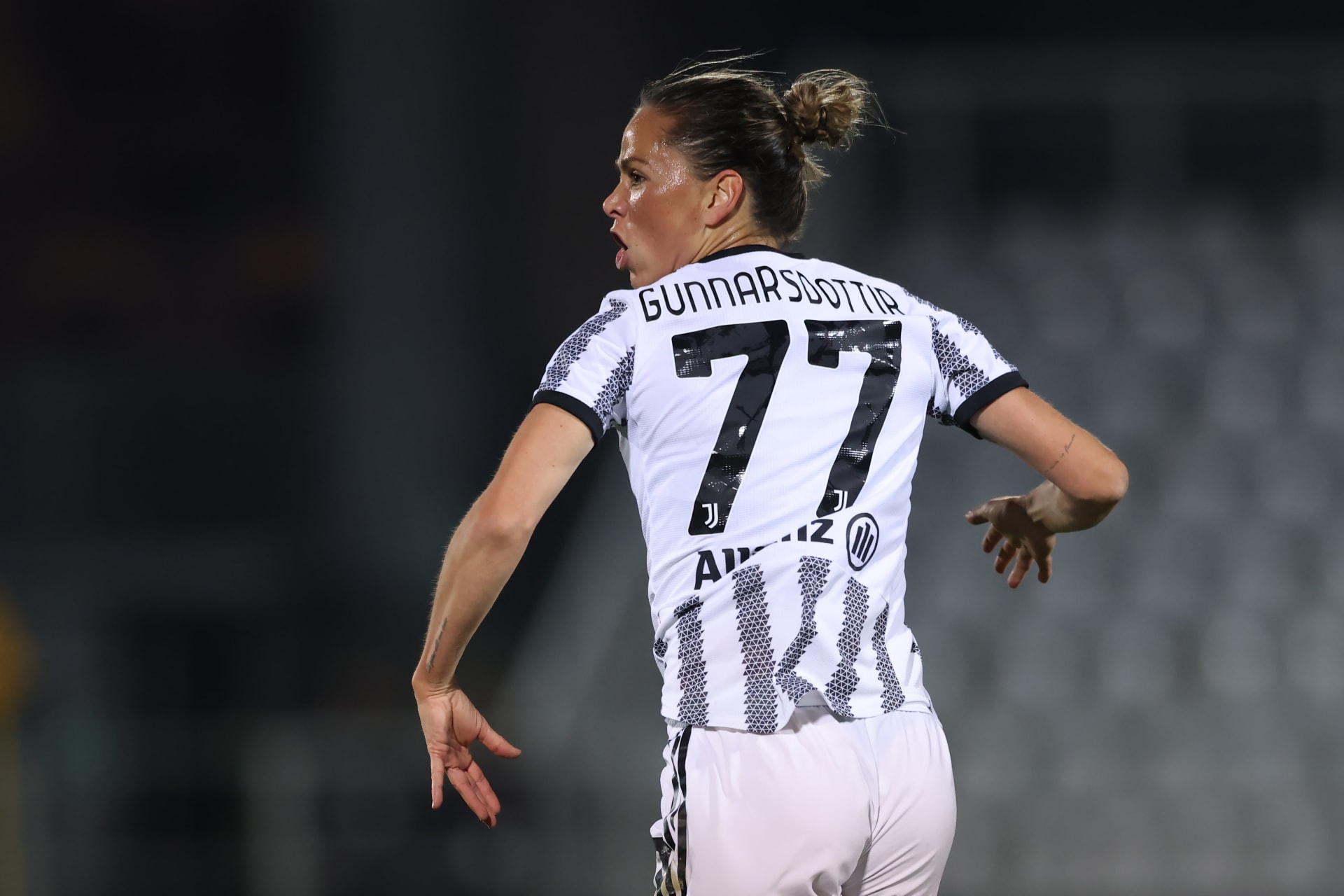 Od léta Gunnarsdóttirová působí v Juventusu Turín.