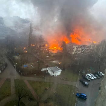 Při pádu vrtulníku v Brovarech u Kyjeva zemřel i ukrajinský ministr vnitra Denys Monastyrskyj