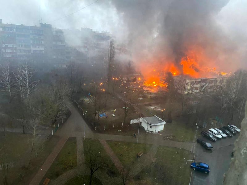 Při pádu vrtulníku v Brovarech u Kyjeva zemřel i ukrajinský ministr vnitra Denys Monastyrskyj.