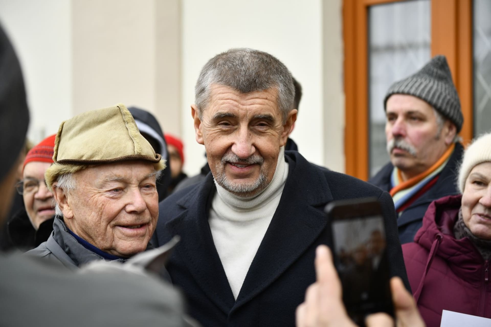 Na setkáních s voliči provázeli Andreje Babiše jak příznivci, tak odpůrci.