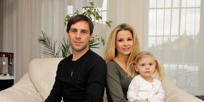 Roman Vojtek s bývalou manželkou a malou dcerkou.