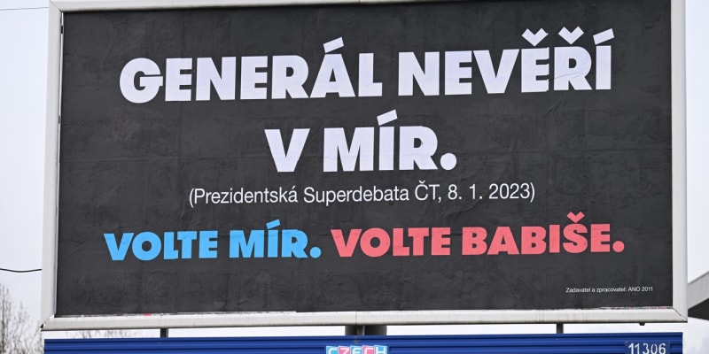 Billboard z dílny hnutí ANO zaměřený pro Andreje Babiše a naopak proti Petru Pavlovi.