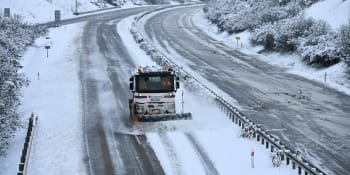 VÝSTRAHA: Na Česko se ženou mrazy a sněžení. Pozor na náledí a silný vítr, varují experti