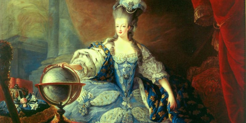 Královský dvůr ve Versailles neměla ráda, ale dělala, co se od ní očekávalo.