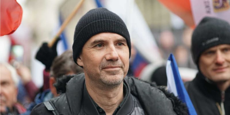 Ladislav Vrabel na protivládní demonstraci 17. listopadu 2022
