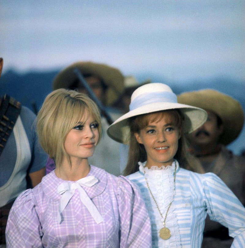 Francouzské hvězdy Brigitte Bardot (vlevo) a Jeanne Moreau (vpravo).