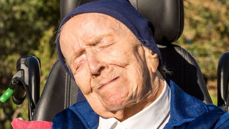 Zemřela nejstarší osoba světa. Pracovala do 108 let a jedné sladkosti nikdy neodolala