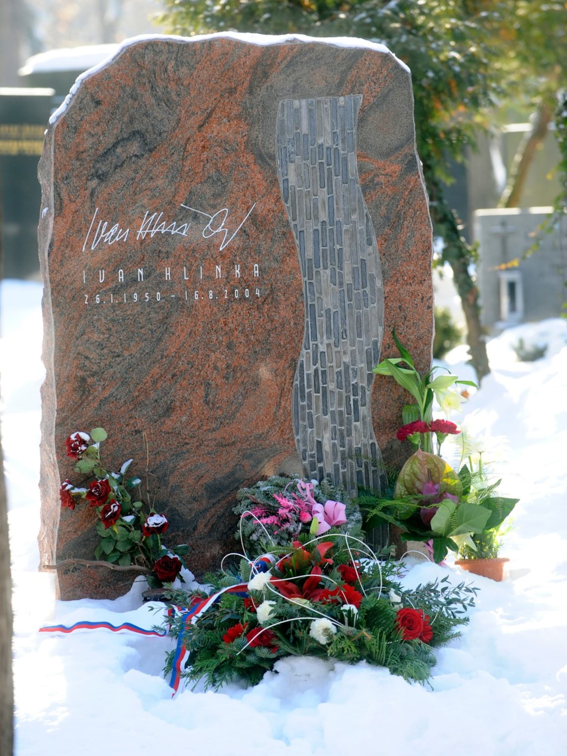 Hrob Ivana Hlinky na pražských Olšanských hřbitovech
