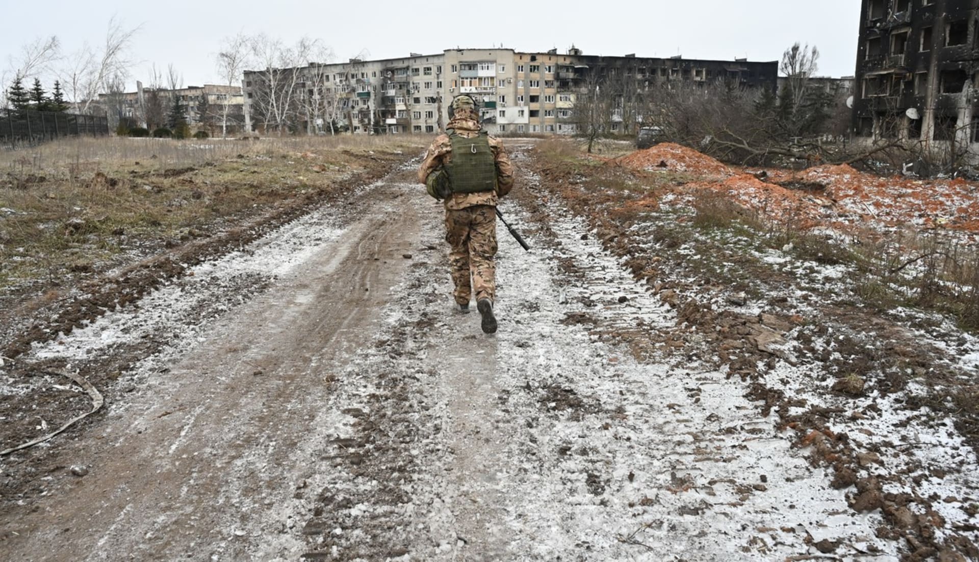 Ukrajinští vojáci se stáhli ze Soledaru.