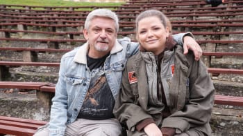 Michal a Berenika Suchánkovi na scéně. Táta dostal od dcery ránu pěstí do břicha