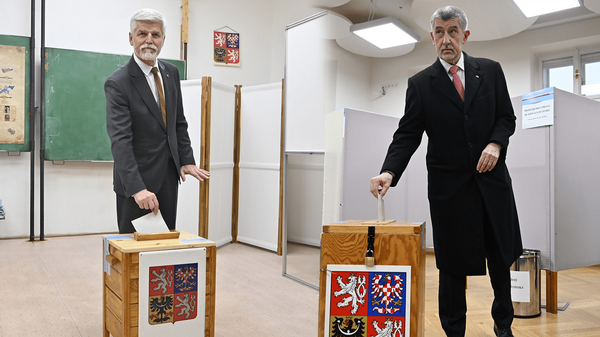 Kandidáti na prezidenta Petr Pavel a Andrej Babiš odvolili.
