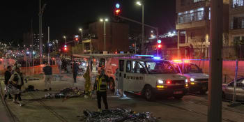 Terorista brutálně zavraždil v Jeruzalémě sedm lidí. Postřílel je, když vycházeli ze synagogy