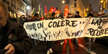 Francouzské odbory jako Robin Hood. Politikům hrozí odstávkami proudu, školám ho dají zdarma