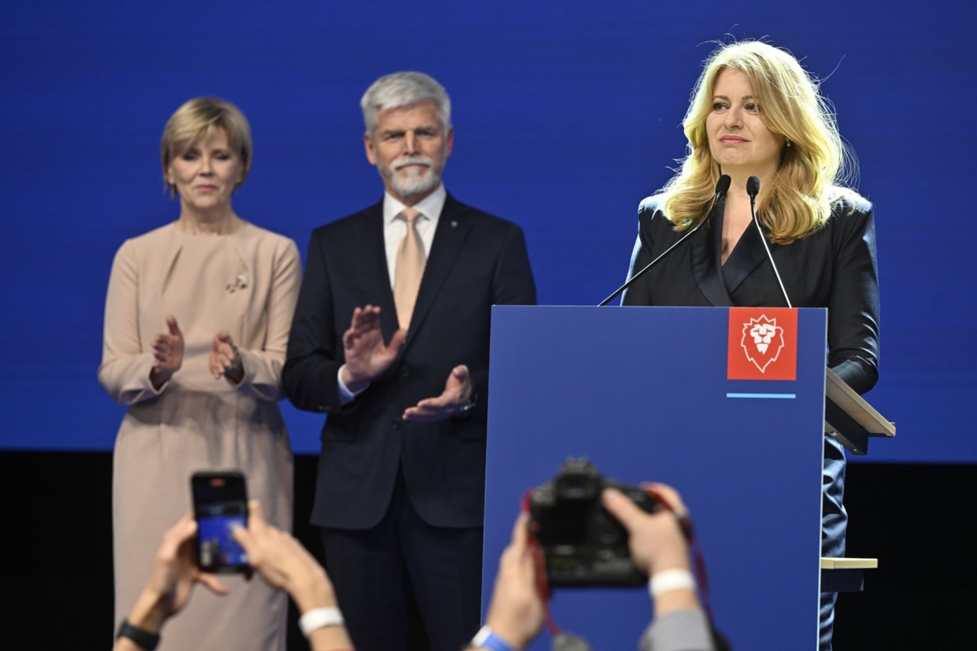 Zuzana Čaputová pogratulovala Petru Pavlovi k vítězství ve volbách.