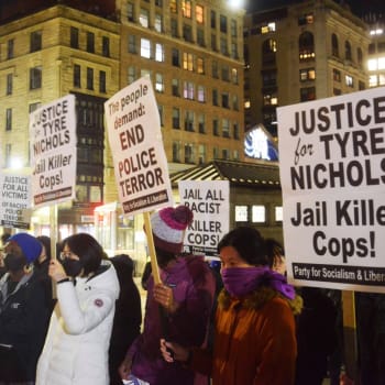Smrt Tyrea Nicholse vyvolala v USA vlnu protestů proti rasovému násilí.