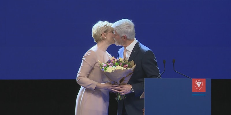 Nově zvolený prezident Petr Pavel poděkoval své ženě Evě.