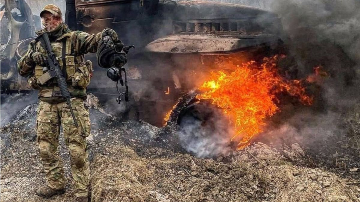 Ukrajinci v Mariupolu zničili ruské vozidlo, 30. března