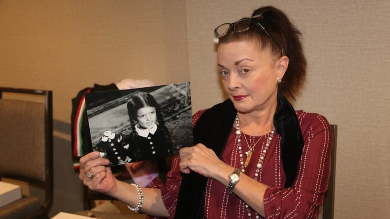 Zemřela Lisa Loring, originální představitelka Wednesday z Addamsovy rodiny.