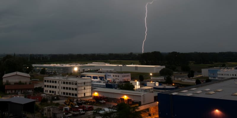 Bouřka se přehnala 24. června 2021 nad Olomoucí