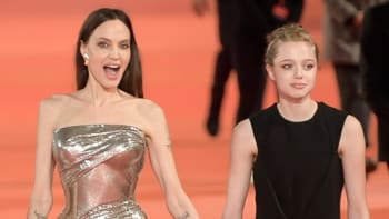 Dcera Angeliny Jolie razantně změnila vizáž, shodila vlasy. Vrací se chlapecká éra?
