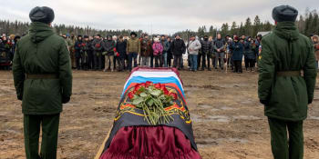 Ruští pohřebáci kvůli válce nestíhají, rostou nová krematoria. Trápí je ale české pece