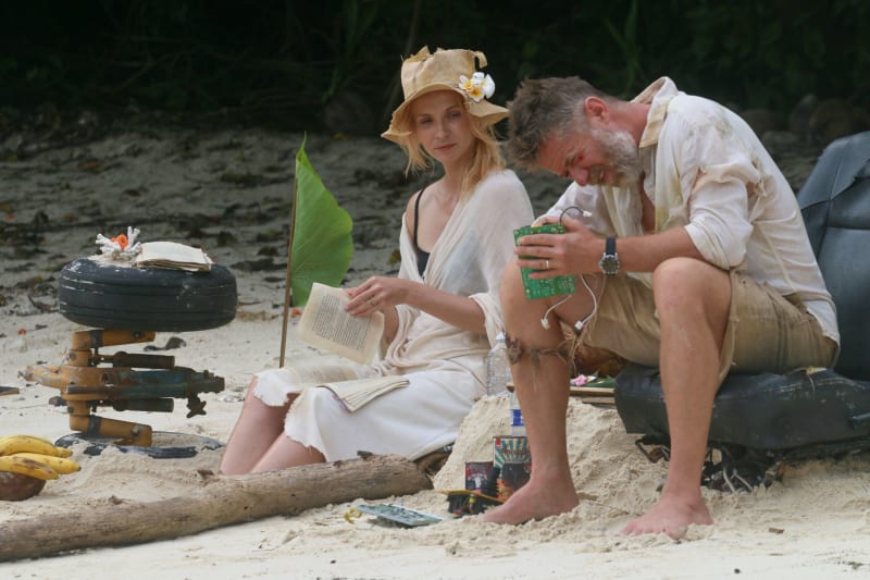 Jana Plodková jako Alice a Jiří Langmajer jako Richard ve filmu Ostrov