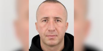 Pozor na ozbrojeného muže, varují pražští policisté. Podezírají ho z vraždy