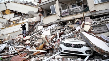 Turecko zasáhlo nové zemětřesení. Počet obětí katastrofy už téměř přesahuje pět tisíc