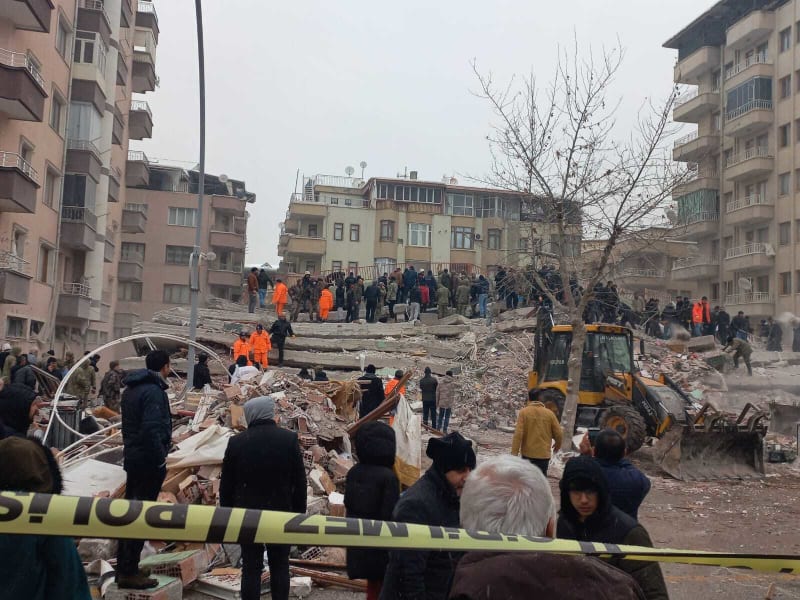 Město Malatya zasáhlo zemětřesení o síle 7,4 stupně richterovy stupnice.