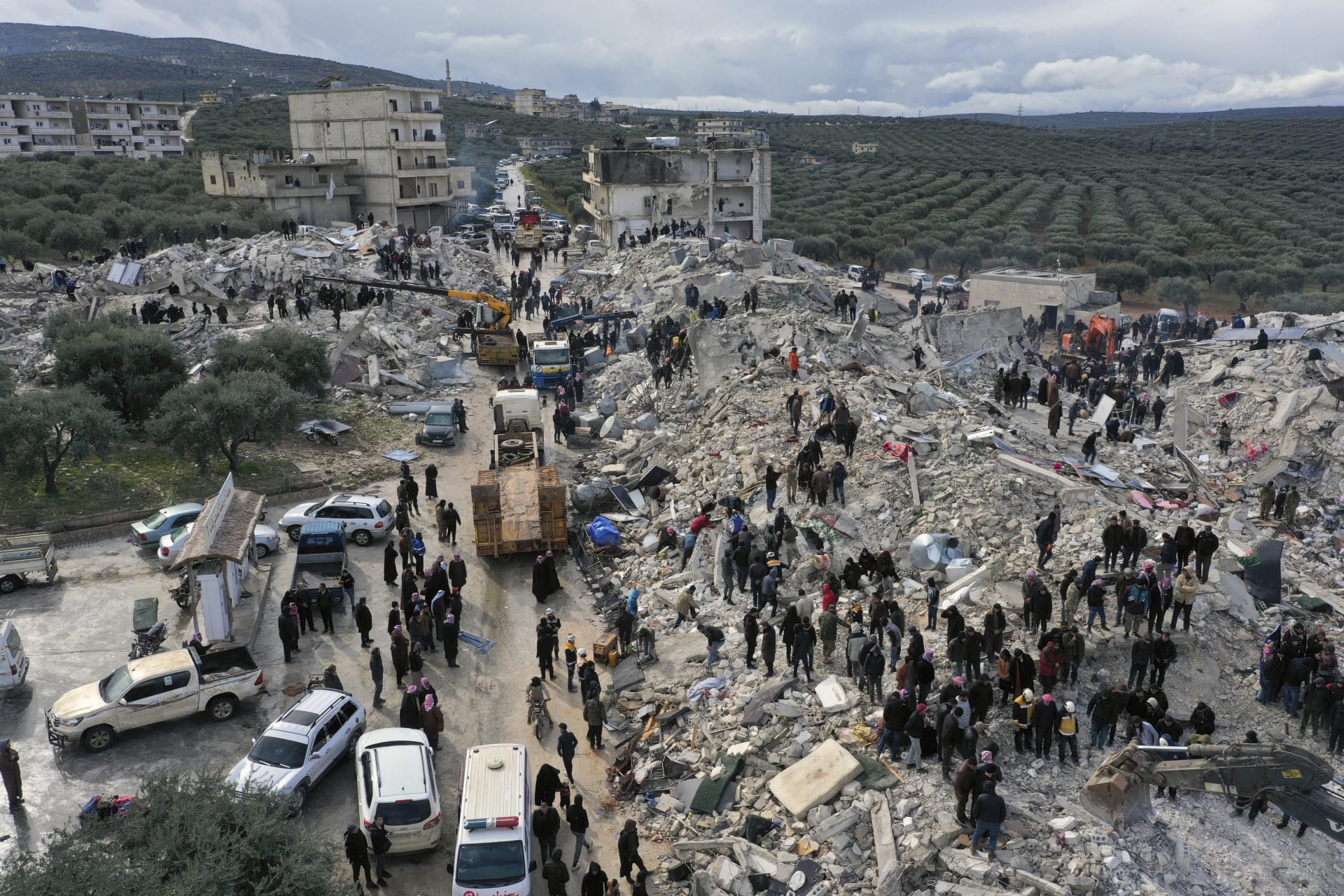 Zemětřesení v Turecku a Sýrii si vyžádalo desetisíce mrtvých.