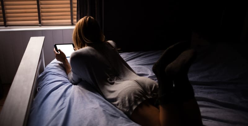 Ve Francii vstoupí v platnost zákon, který omezí internetovým uživatelům přístup k pornografickým webům. 