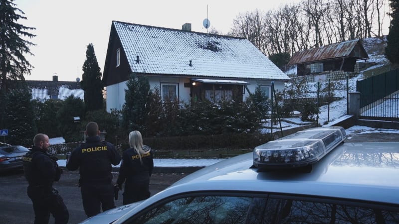 Policie vyšetřuje záhadnou smrt dvou seniorů v Litvínově.