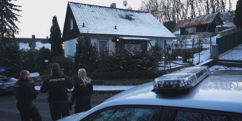 Policie vyšetřuje záhadnou smrt dvou seniorů v Litvínově.