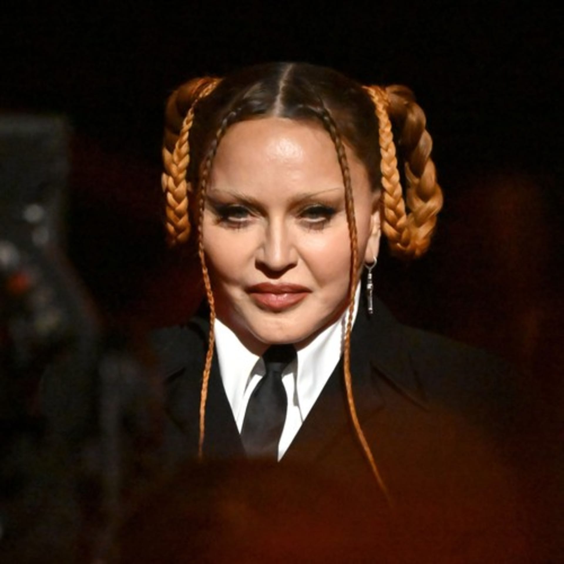 Na cenách Grammy byla Madonna téměř k nepoznání.
