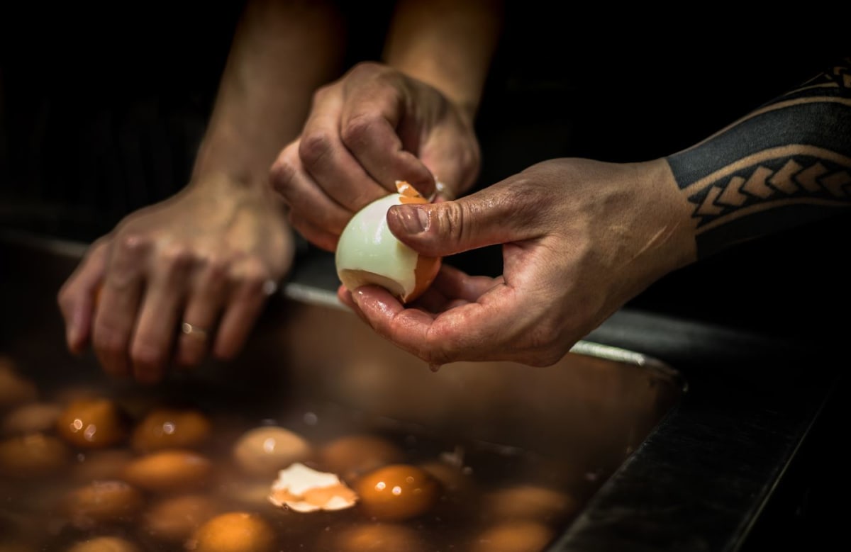 Základní recept na nakládaná čajová vejce podle Ramen Brno