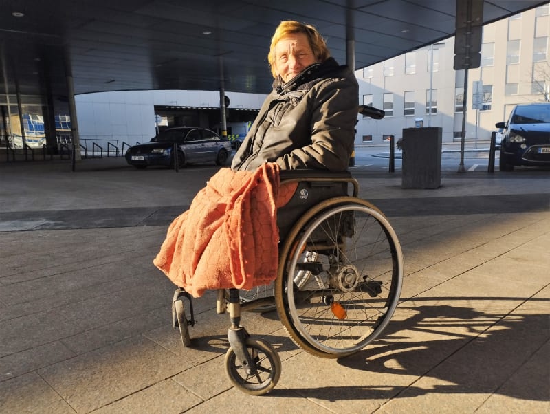 Amputovali jí obě nohy, přesto nemá invalidní důchod a na nádraží ji nepustí ani na WC pro invalidy. 64letá Kristýna Kerestešová z Ostravy. 