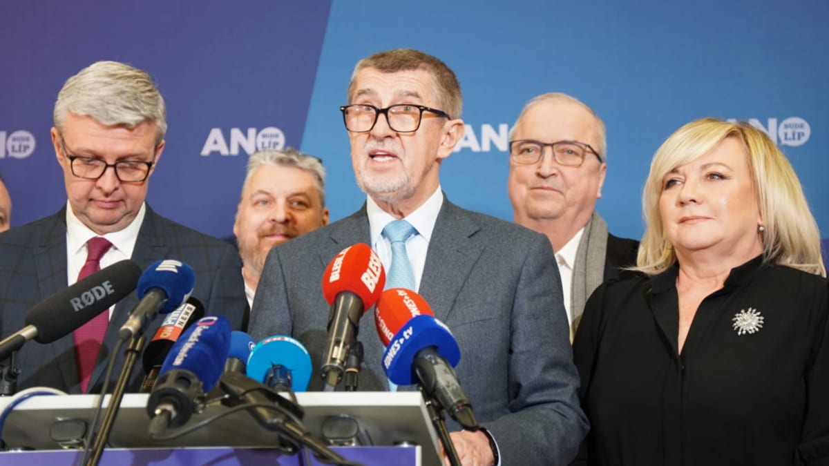 Šéf hnutí ANO Andrej Babiš na tiskové konferenci poté, co předsednictvo rozhodovalo o jeho dalších budoucích krocích.