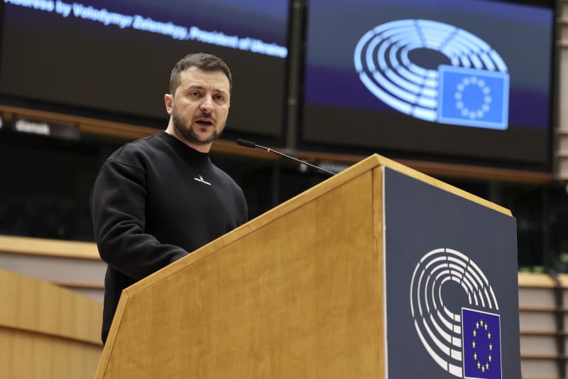 Volodymyr Zelenskyj vystoupil na půdě Evropského parlamentu (9.2.2023).