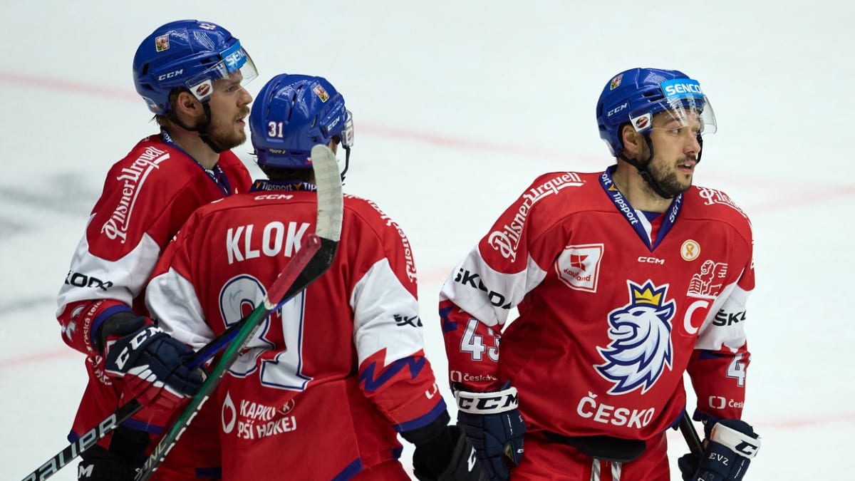 Čeští hokejisté zdolali díky gólu Kloka Švédsko 2:1 v prodloužení