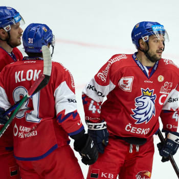 Čeští hokejisté zdolali díky gólu Kloka Švédsko 2:1 v prodloužení