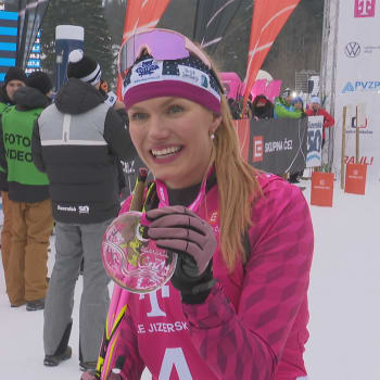 Moderátorka Soukalová se postavila do bílé stopy a zavzpomínala na biatlonovou kariéru. 