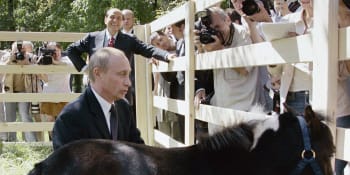 Putin jako krab či trpaslík. Tajný tým chrání prezidenta před vtipy, odhalují uniklé dokumenty