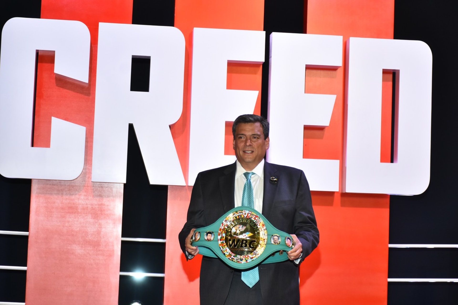 Šéf WBC Mauricio Sulaiman chce box více otevřít transgender osobám.