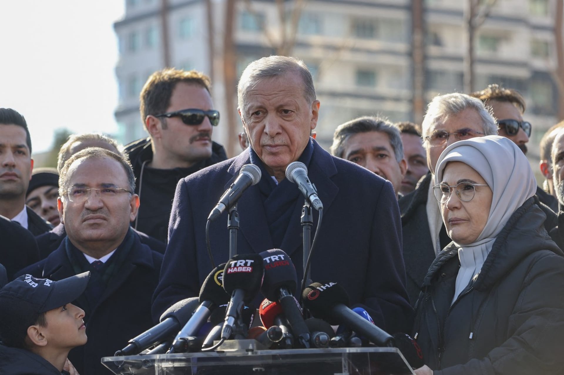 Recep Tayyip Erdogan po zemětřesení vyrazil do zasažených tureckých měst.