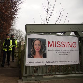 Již více než dva týdny pátrala policie v malebném městečku hrabství Lancashire po zmizelé matce dvou dětí Nicole Bulleyové. 